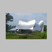 Frank Gehry, Richard B. Fisher Center for the Performing Arts, photo by Daniel Case on Wikipedia.jpg
